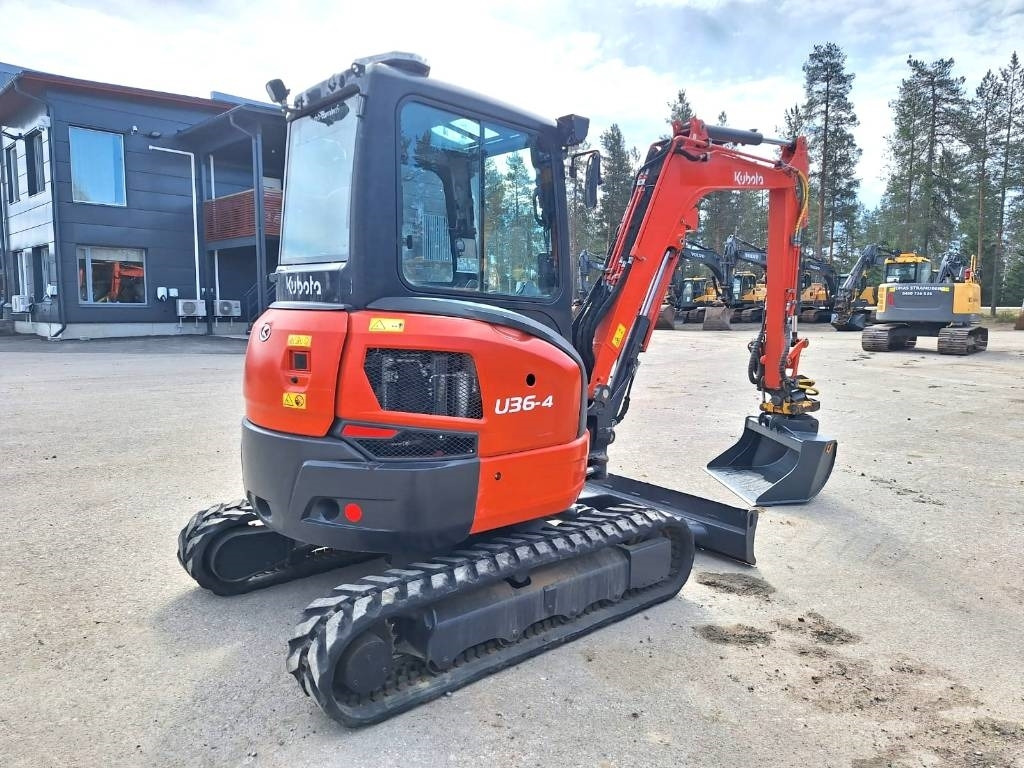 Kubota MYYTY! SOLD! U36-4 PYÖRITTÄJÄLLÄ - Miniexcavadora: foto 4 Kubota MYYTY! SOLD! U36-4 PYÖRITTÄJÄLLÄ - Miniexcavadora: foto 4