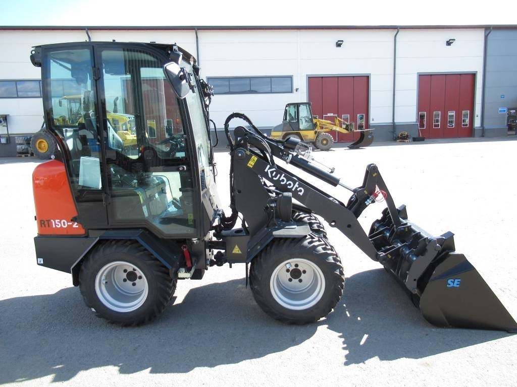 Kubota RT150-2 PIENKUORMAAJA, UUSI - Cargadora articulada: foto 5 Kubota RT150-2 PIENKUORMAAJA, UUSI - Cargadora articulada: foto 5