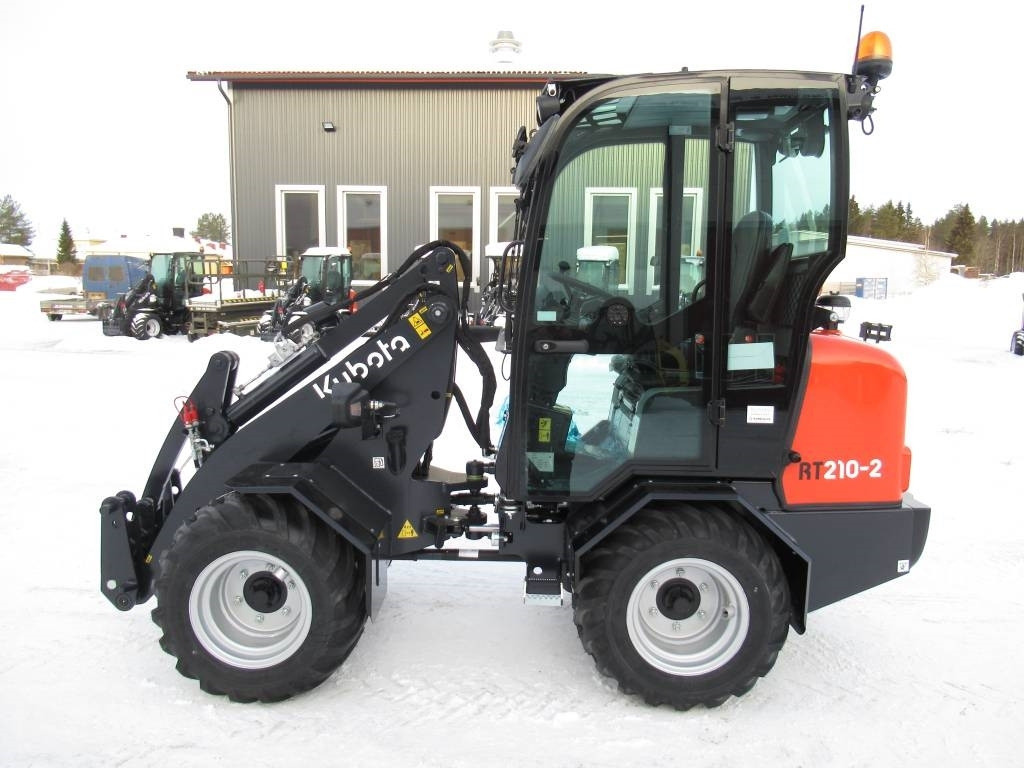 Kubota RT210-2 UUSI, TAKUU - Cargadora articulada: foto 1 Kubota RT210-2 UUSI, TAKUU - Cargadora articulada: foto 1