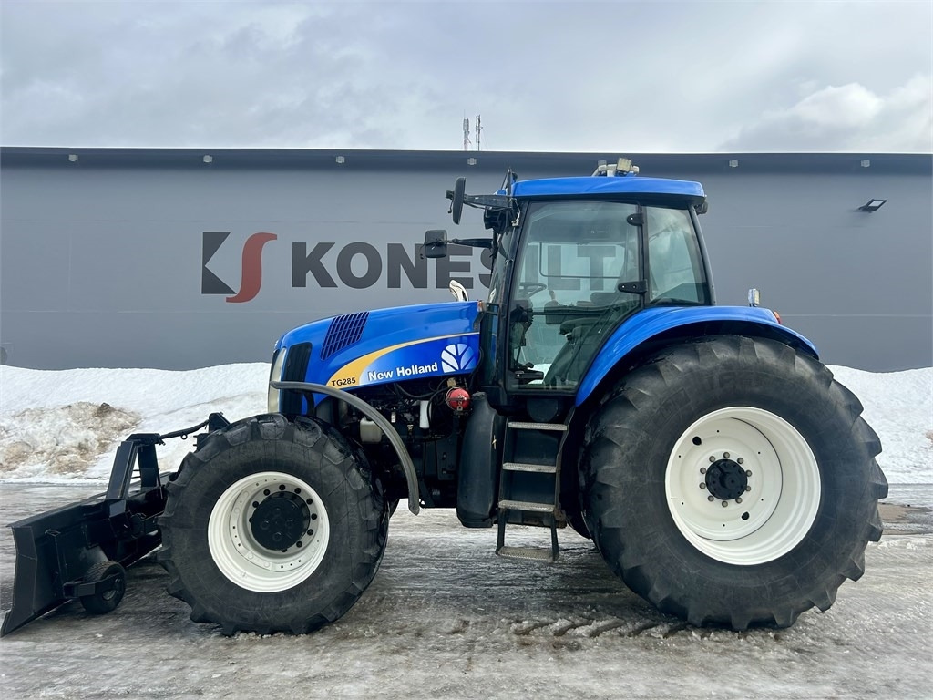 New Holland TG285 - Tractor: foto 2 New Holland TG285 - Tractor: foto 2