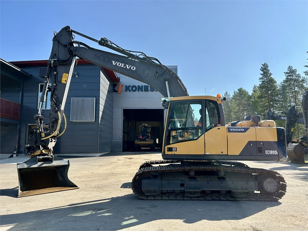 Volvo EC180DL PYÖRITTÄJÄLLÄ  - Excavadora de cadenas: foto 1 Volvo EC180DL PYÖRITTÄJÄLLÄ  - Excavadora de cadenas: foto 1