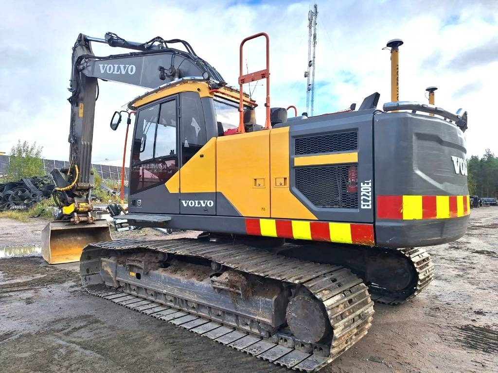 Volvo EC220EL HUIPPUVARUSTEILLA  - Excavadora de cadenas: foto 2 Volvo EC220EL HUIPPUVARUSTEILLA  - Excavadora de cadenas: foto 2