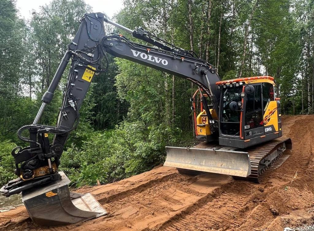 Volvo ECR145EL HUIPPUHIENO, TULOSSA KMÄKI - Excavadora de cadenas: foto 1 Volvo ECR145EL HUIPPUHIENO, TULOSSA KMÄKI - Excavadora de cadenas: foto 1