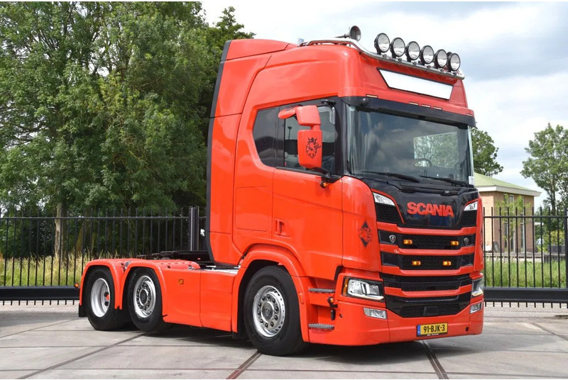 Scania R450 NGS 6x2/4NB - RETARDER - FULL AIR - 748 TKM - LEATHER SEATS - NAVI - 2 x FUEL TANKS - LED LIGHTS - - Cabeza tractora: foto 1 Scania R450 NGS 6x2/4NB - RETARDER - FULL AIR - 748 TKM - LEATHER SEATS - NAVI - 2 x FUEL TANKS - LED LIGHTS - - Cabeza tractora: foto 1