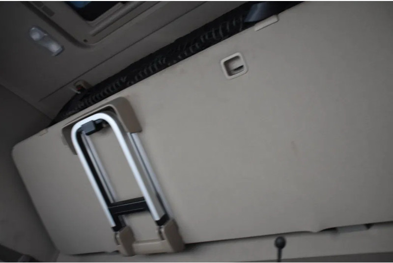 Scania R490 TL 6x2/4 - RETARDER - ACC - DIFF. LOCK - 2 x FUEL TANKS - 2 BEDS - EXCELLENT CONDITION - - Cabeza tractora: foto 5 Scania R490 TL 6x2/4 - RETARDER - ACC - DIFF. LOCK - 2 x FUEL TANKS - 2 BEDS - EXCELLENT CONDITION - - Cabeza tractora: foto 5