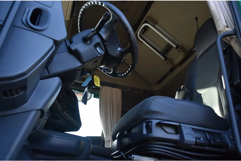 Scania R490 TL 6x2/4 - RETARDER - ACC - DIFF. LOCK - 2 x FUEL TANKS - 2 BEDS - EXCELLENT CONDITION - - Cabeza tractora: foto 4 Scania R490 TL 6x2/4 - RETARDER - ACC - DIFF. LOCK - 2 x FUEL TANKS - 2 BEDS - EXCELLENT CONDITION - - Cabeza tractora: foto 4