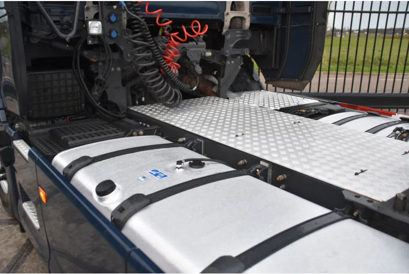 Scania S450 NGS 4x2NB - FULL AIR - 674 TKM - RETARDER - PARK. AIRCO - NAVI - 2 x FUEL TANKS - LED - - Cabeza tractora: foto 4 Scania S450 NGS 4x2NB - FULL AIR - 674 TKM - RETARDER - PARK. AIRCO - NAVI - 2 x FUEL TANKS - LED - - Cabeza tractora: foto 4