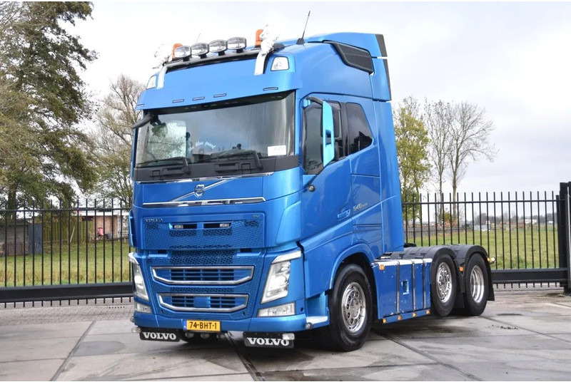 Volvo FH 540 Globe 6x2/4 - 633 TKM - HYDRAULICS - PTO - 2 BEDS - XENON - GOOD CONDITION - - Cabeza tractora: foto 2 Volvo FH 540 Globe 6x2/4 - 633 TKM - HYDRAULICS - PTO - 2 BEDS - XENON - GOOD CONDITION - - Cabeza tractora: foto 2