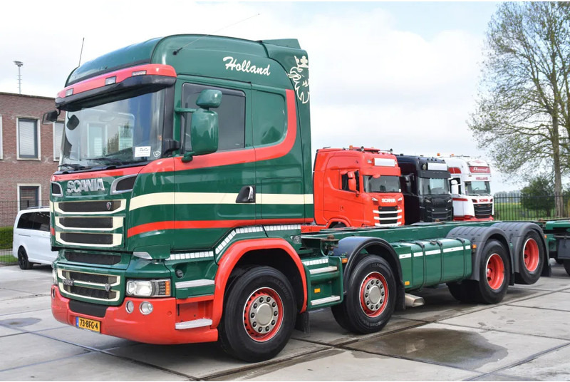 Scania R520 HL V8 8x2 - EURO 6 - MANUAL - RETARDER - WHEELBASE: 510 cm - 10 TONS FRONT AXLE - XENON - - Camión portacontenedore/ Intercambiable: foto 1 Scania R520 HL V8 8x2 - EURO 6 - MANUAL - RETARDER - WHEELBASE: 510 cm - 10 TONS FRONT AXLE - XENON - - Camión portacontenedore/ Intercambiable: foto 1