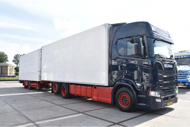 Scania S520 V8 NGS 6x2*4NB + SCHMITZ ZKO 20 - THERMO KING - RETARDER - FULL AIR - WHEELBASE: 515 CM - TOP CONDITION - - Camión frigorífico: foto 4 Scania S520 V8 NGS 6x2*4NB + SCHMITZ ZKO 20 - THERMO KING - RETARDER - FULL AIR - WHEELBASE: 515 CM - TOP CONDITION - - Camión frigorífico: foto 4