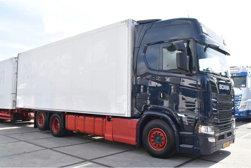 Scania S520 V8 NGS 6x2*4NB - THERMO KING - RETARDER - FULL AIR - WHEELBASE: 515 CM - LED LIGHTS - TOP CONDITION - - Camión frigorífico: foto 2 Scania S520 V8 NGS 6x2*4NB - THERMO KING - RETARDER - FULL AIR - WHEELBASE: 515 CM - LED LIGHTS - TOP CONDITION - - Camión frigorífico: foto 2