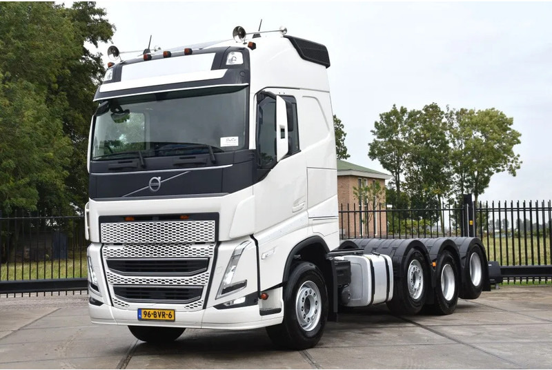 Volvo FH 500 Globe 8x2/4 - 147 TKM - PARK. AIRCO - 10 TONS FRONT AXLE - LEATHER SEATS - PTO - LED LIGHTS - TOP CONDITION - - Camión chasis: foto 2 Volvo FH 500 Globe 8x2/4 - 147 TKM - PARK. AIRCO - 10 TONS FRONT AXLE - LEATHER SEATS - PTO - LED LIGHTS - TOP CONDITION - - Camión chasis: foto 2