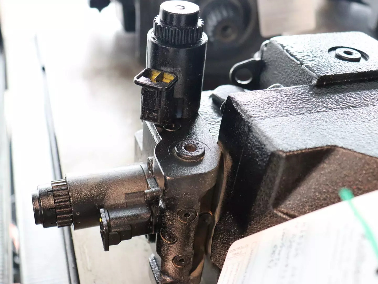 DANFOSS / SAUER H1B110-AK1-K1-NCRADNJNNA10NN027N25NNN - Motor hidráulico para Maquinaria de construcción: foto 2 DANFOSS / SAUER H1B110-AK1-K1-NCRADNJNNA10NN027N25NNN - Motor hidráulico para Maquinaria de construcción: foto 2