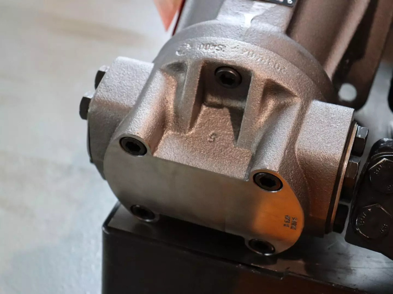 REXROTH A2FM107/61W-VAB020 - Motor hidráulico para Equipo de manutención: foto 3 REXROTH A2FM107/61W-VAB020 - Motor hidráulico para Equipo de manutención: foto 3