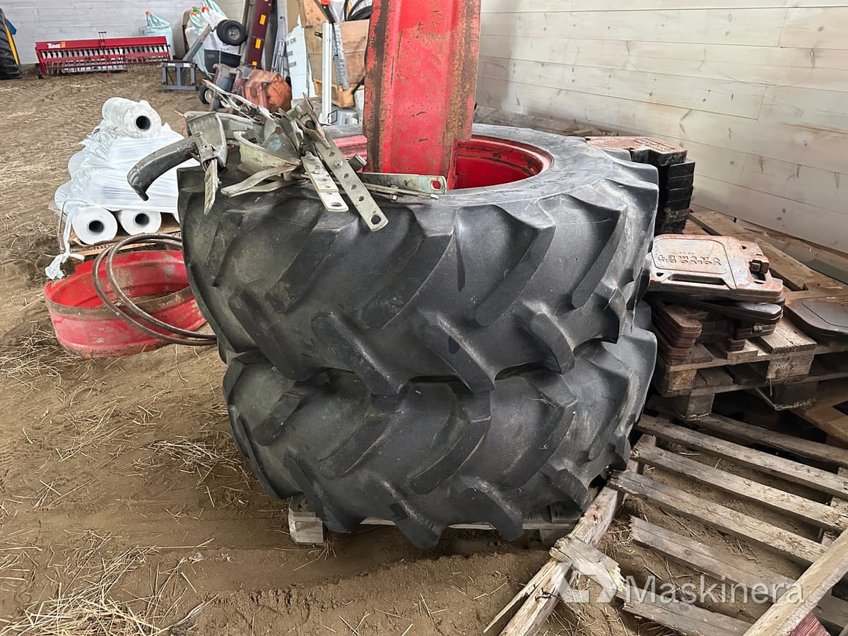 Dubbelmontage Michelin 16.9 R28 - Rueda completa: foto 1 Dubbelmontage Michelin 16.9 R28 - Rueda completa: foto 1