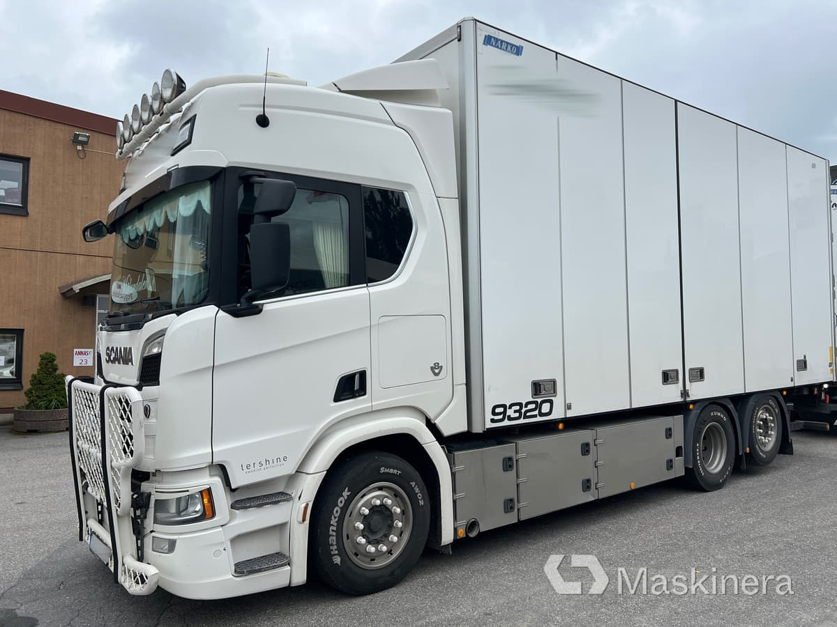 Fjärrbil Scania R580 med öppningsbar sida - Camión caja cerrada: foto 1 Fjärrbil Scania R580 med öppningsbar sida - Camión caja cerrada: foto 1