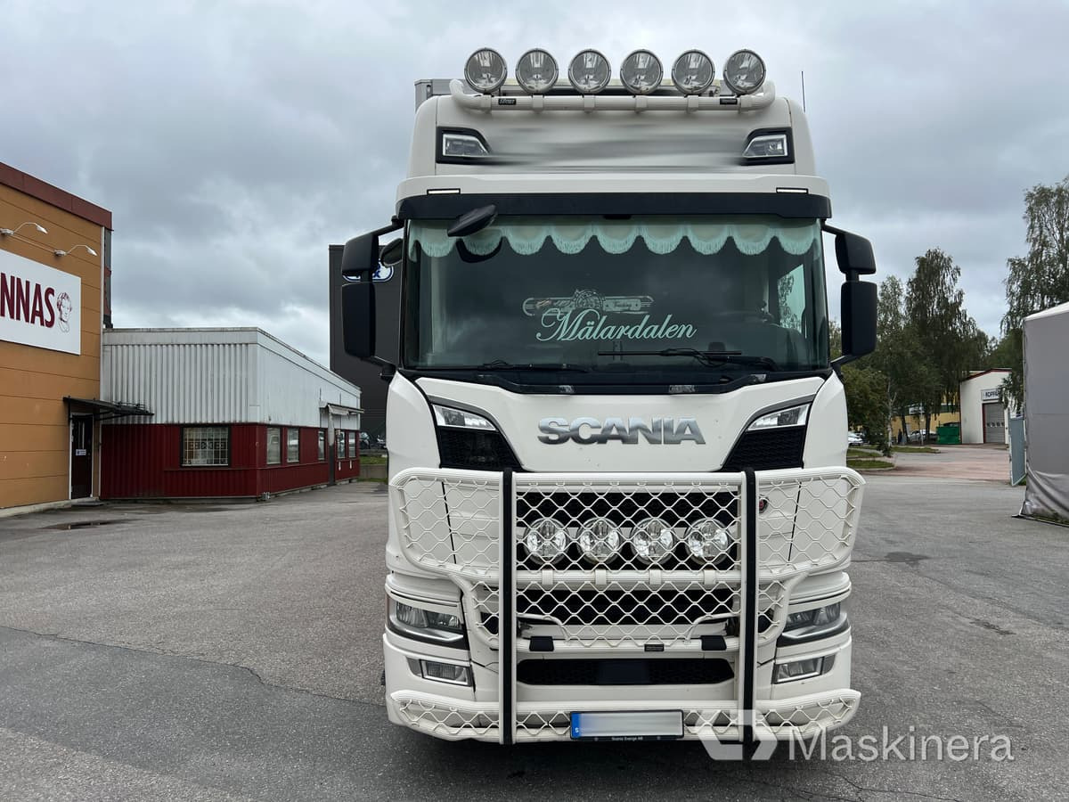 Fjärrbil Scania R580 med öppningsbar sida - Camión caja cerrada: foto 2 Fjärrbil Scania R580 med öppningsbar sida - Camión caja cerrada: foto 2