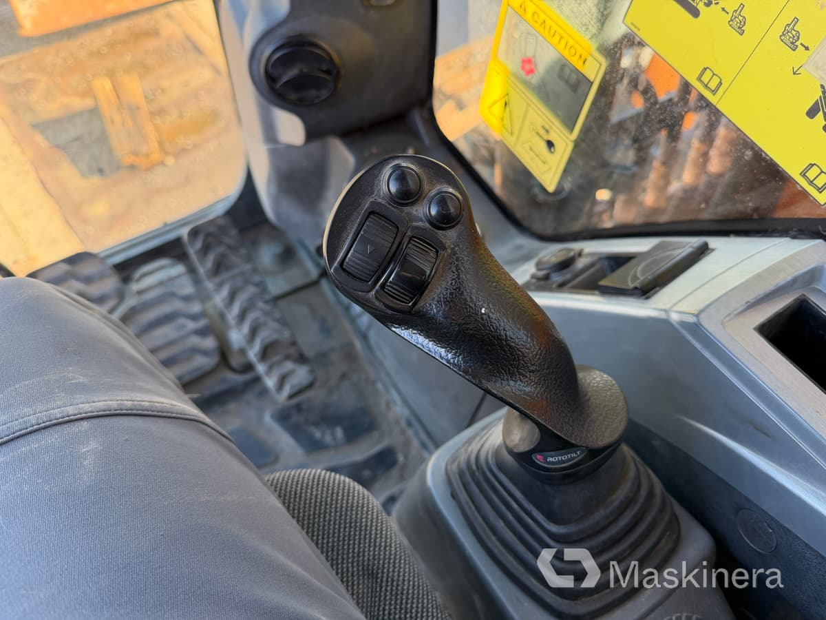Excavadora de cadenas Grävmaskin Hyundai HX 145 LCR: foto 44