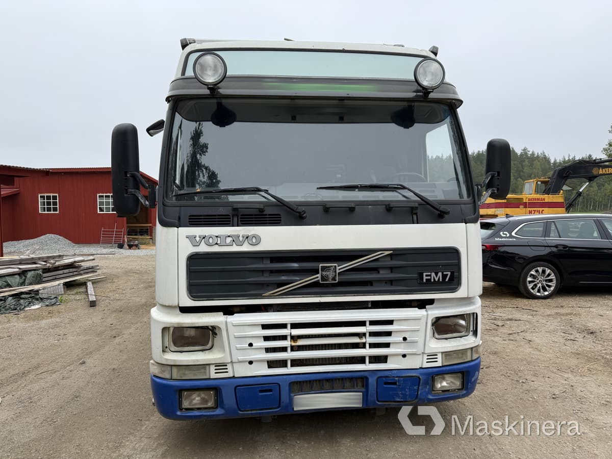 Hästlastbil Volvo FM7 4X2 - Camión para caballos: foto 2 Hästlastbil Volvo FM7 4X2 - Camión para caballos: foto 2