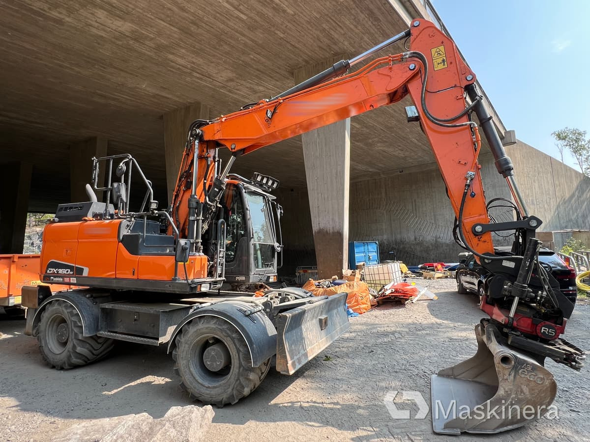 Hjulgrävare Doosan DX160W med tillbehör - Excavadora de cadenas: foto 4 Hjulgrävare Doosan DX160W med tillbehör - Excavadora de cadenas: foto 4