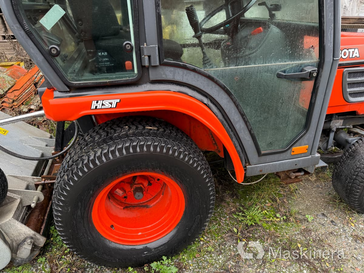 Tractor Traktor Kubota B2100 med Vikplog & Sandspridare: foto 14