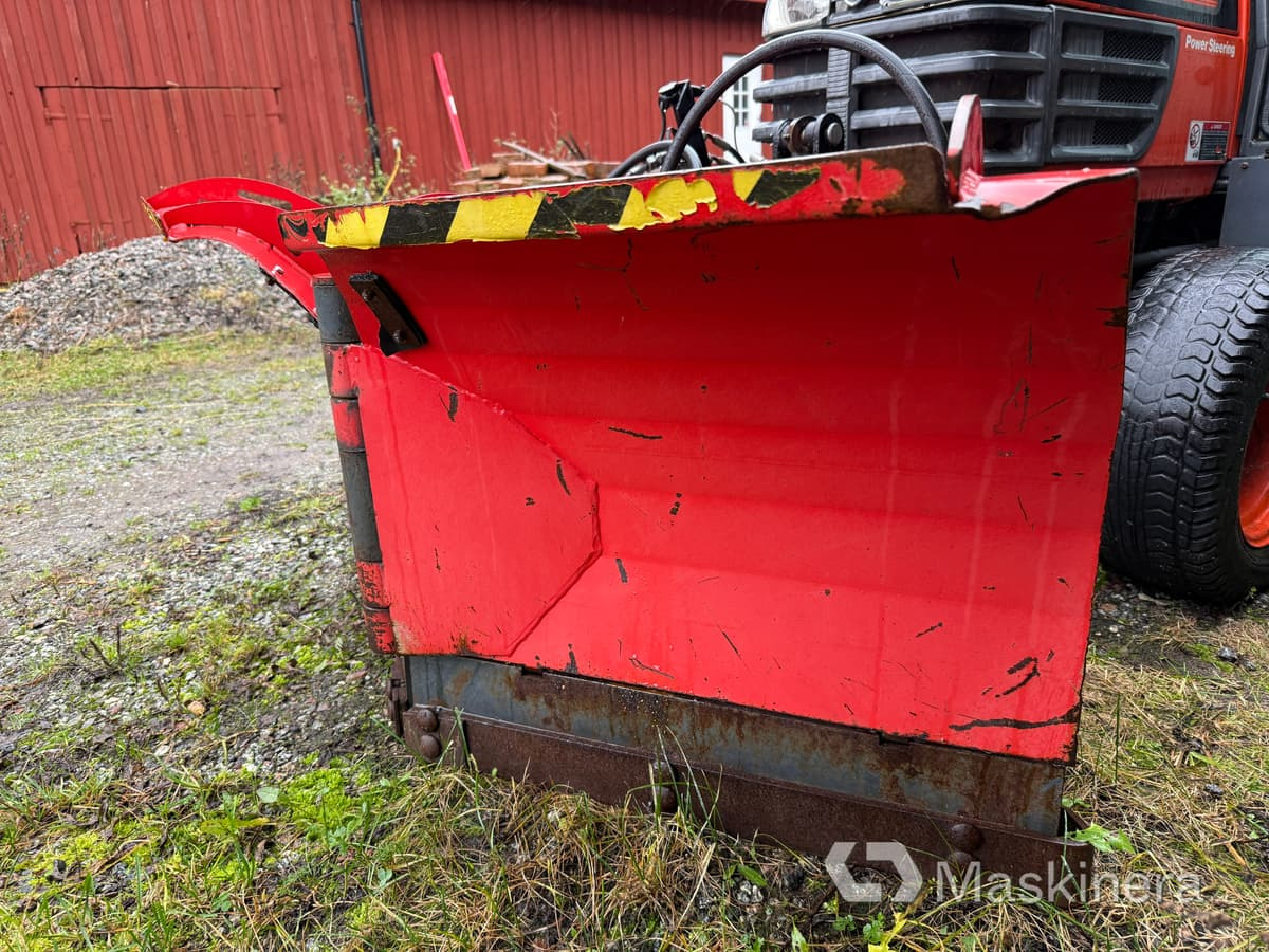 Tractor Traktor Kubota B2100 med Vikplog & Sandspridare: foto 39