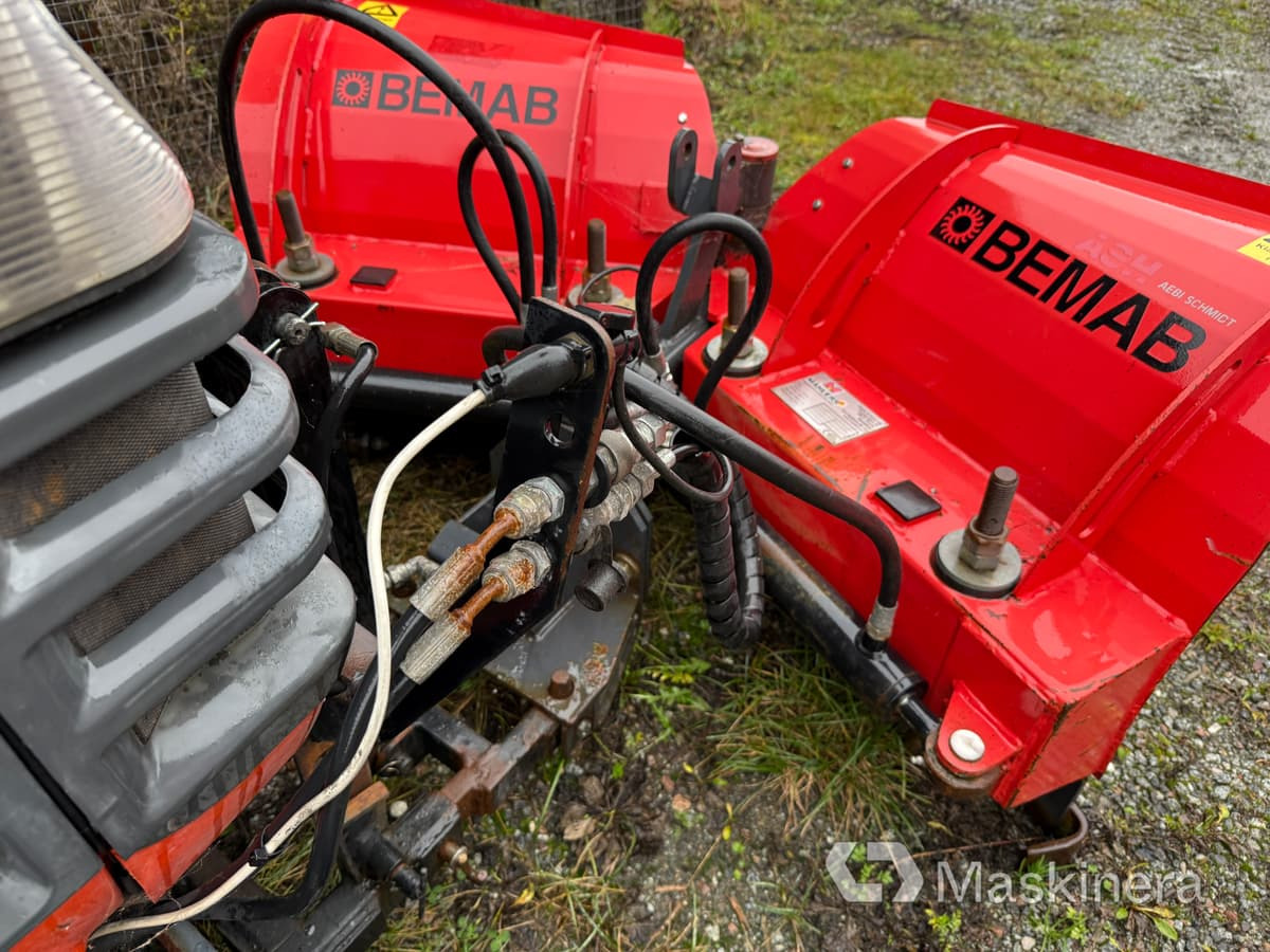 Tractor Traktor Kubota B2100 med Vikplog & Sandspridare: foto 37