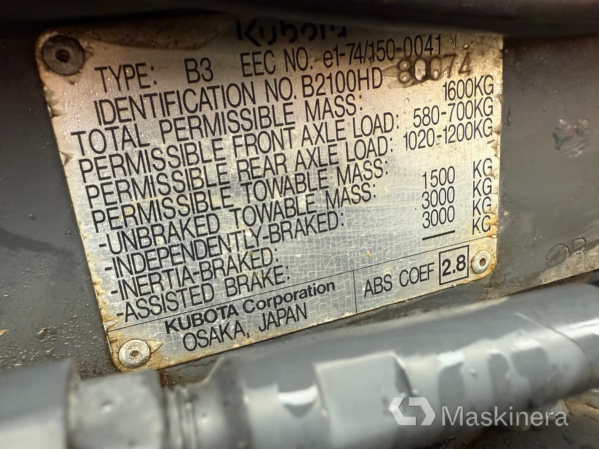 Tractor Traktor Kubota B2100 med Vikplog & Sandspridare: foto 12