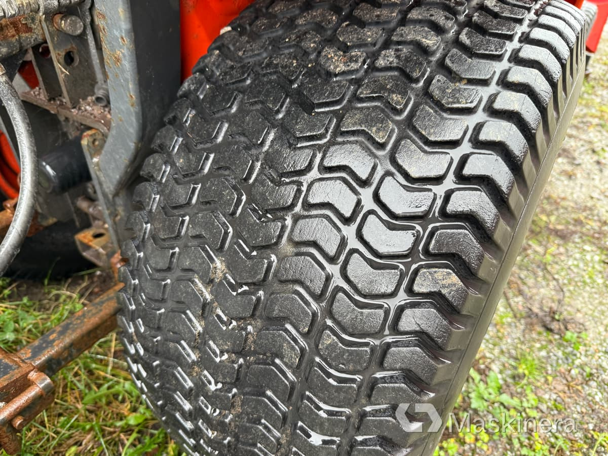 Tractor Traktor Kubota B2100 med Vikplog & Sandspridare: foto 45