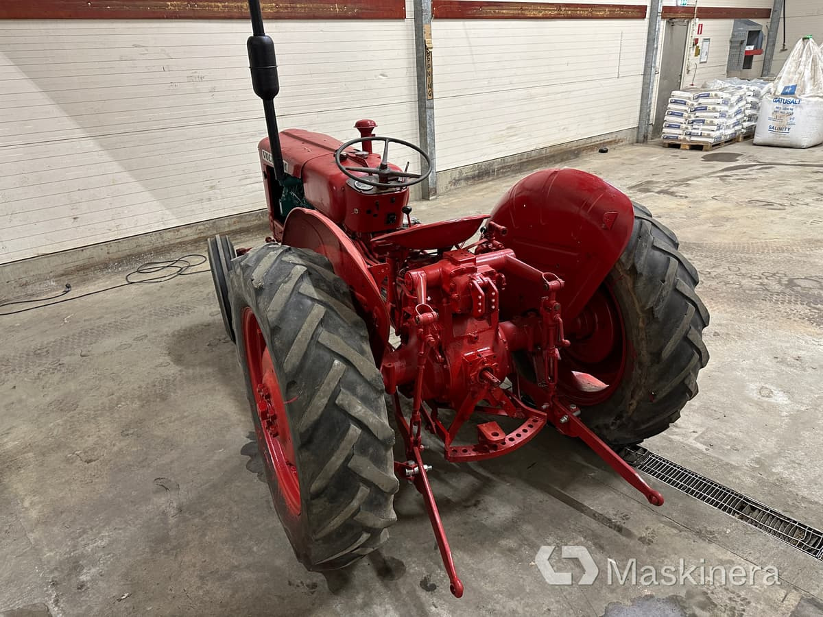 Veterantraktor Volvo BM 320 - Tractor: foto 5 Veterantraktor Volvo BM 320 - Tractor: foto 5