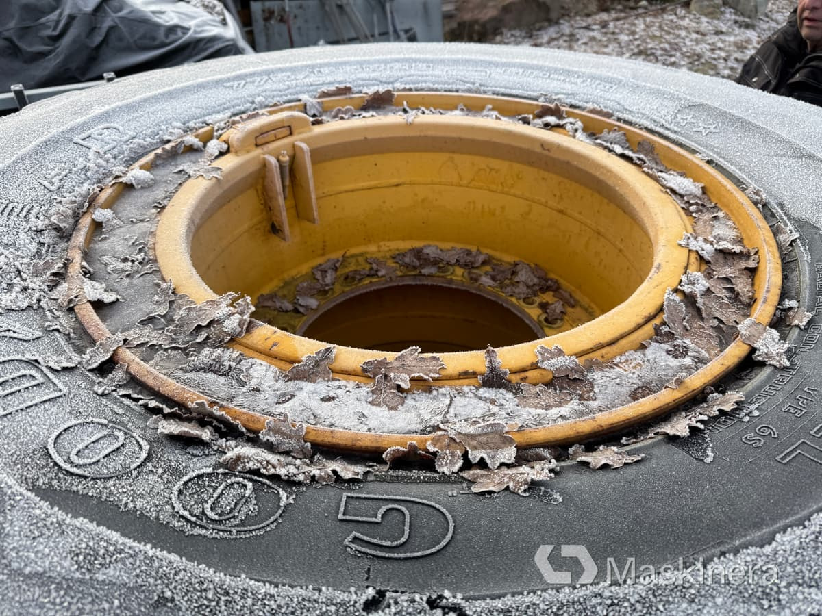 Volvo L150 Däck - Neumático para Maquinaria de construcción: foto 4 Volvo L150 Däck - Neumático para Maquinaria de construcción: foto 4