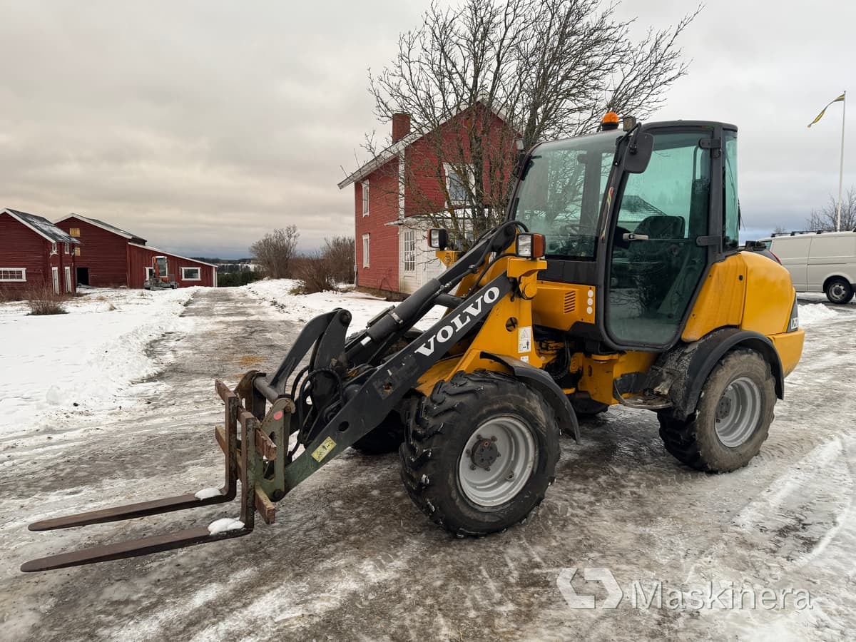 Volvo L25BV-P Hjullastare Volvo L25B med tillbehör - Cargadora de ruedas: foto 1 Volvo L25BV-P Hjullastare Volvo L25B med tillbehör - Cargadora de ruedas: foto 1