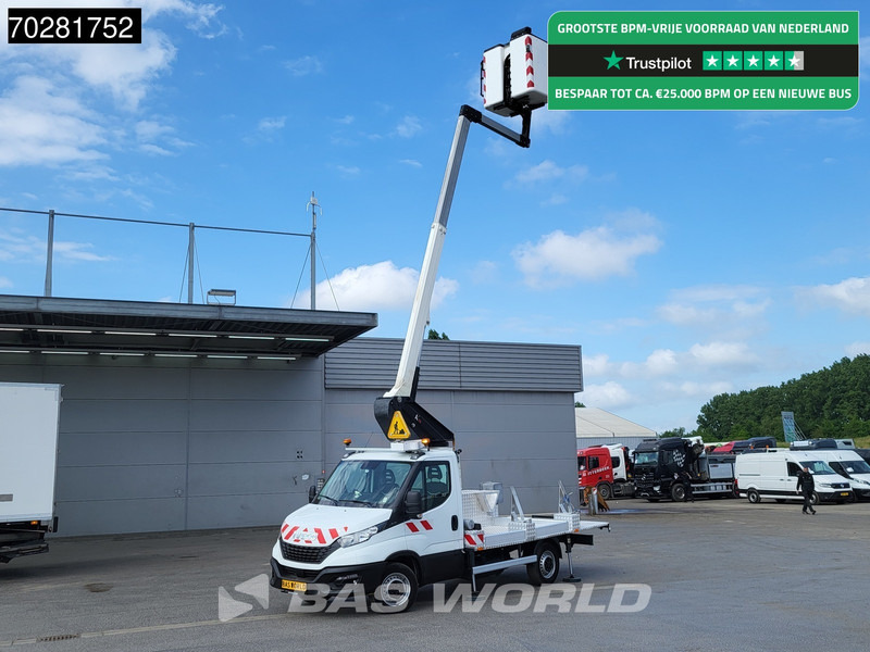 Iveco Daily 35S14 Hoogwerker 11meter Werkhoogte Klubb Navi Airco Cruise Camera Parkeersensoren Nacelle Arbeitsbühne 2Personen Airco Cruise c - Furgoneta: foto 1 Iveco Daily 35S14 Hoogwerker 11meter Werkhoogte Klubb Navi Airco Cruise Camera Parkeersensoren Nacelle Arbeitsbühne 2Personen Airco Cruise c - Furgoneta: foto 1