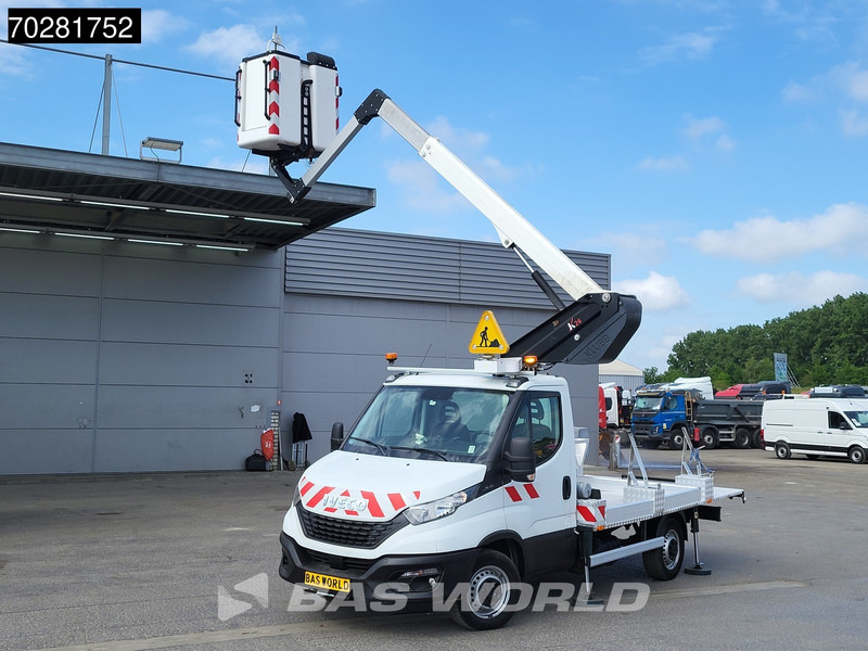 Iveco Daily 35S14 Hoogwerker 11meter Werkhoogte Klubb Navi Airco Cruise Camera Parkeersensoren Nacelle Arbeitsbühne 2Personen Airco Cruise c - Furgoneta: foto 3 Iveco Daily 35S14 Hoogwerker 11meter Werkhoogte Klubb Navi Airco Cruise Camera Parkeersensoren Nacelle Arbeitsbühne 2Personen Airco Cruise c - Furgoneta: foto 3