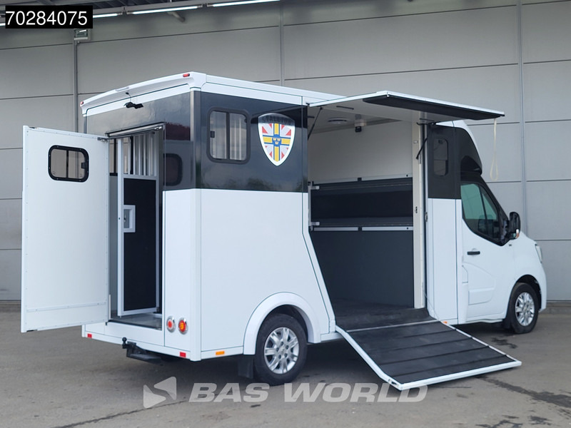 Renault Master 165PK Paardenwagen Hengstenuitvoering Navi LED Trekhaak Airco Cruise Camera Euro6 Horsetruck 15m3 Airco Trekhaak Cruise control - Furgoneta: foto 3 Renault Master 165PK Paardenwagen Hengstenuitvoering Navi LED Trekhaak Airco Cruise Camera Euro6 Horsetruck 15m3 Airco Trekhaak Cruise control - Furgoneta: foto 3