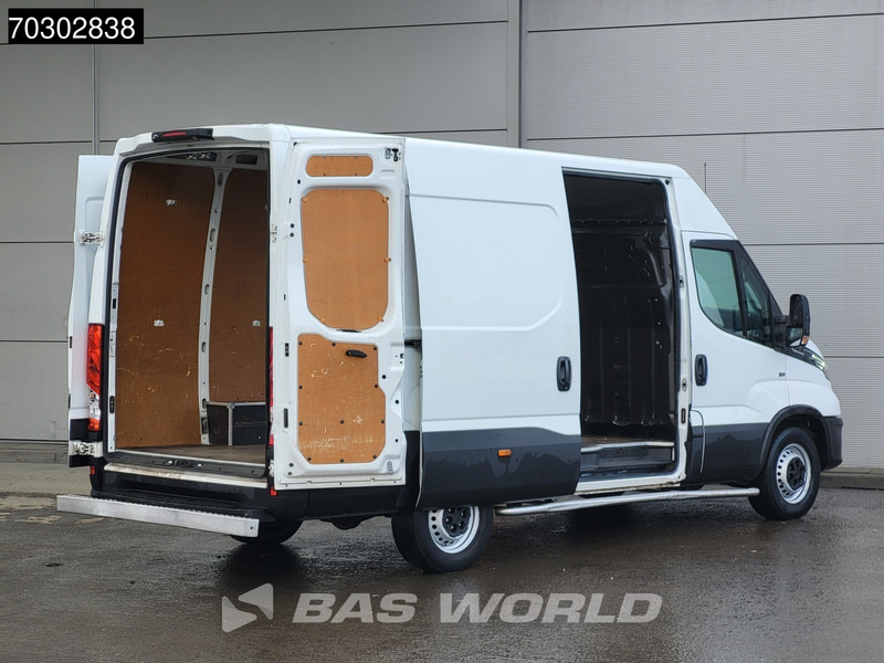 Iveco Daily 35S14 Automaat L2H2 3,5t Trekgewicht ACC LED Navi Airco Camera Parkeersensoren APK 09-2026 L2 Airco - Furgón: foto 3 Iveco Daily 35S14 Automaat L2H2 3,5t Trekgewicht ACC LED Navi Airco Camera Parkeersensoren APK 09-2026 L2 Airco - Furgón: foto 3