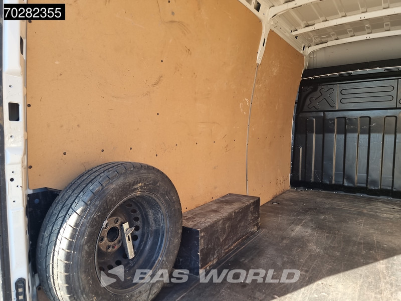 Iveco Daily 35S14 L2H2 3,5t Trekhaak Airco Cruise L2 12m3 Airco Trekhaak Cruise control - Furgón: foto 5 Iveco Daily 35S14 L2H2 3,5t Trekhaak Airco Cruise L2 12m3 Airco Trekhaak Cruise control - Furgón: foto 5