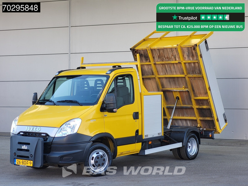 Iveco Daily 50C15 3.0L Kipper met Kist Dubbellucht 3,5t Trekhaak Kieper Tipper Benne Trekhaak - Furgoneta basculante: foto 1 Iveco Daily 50C15 3.0L Kipper met Kist Dubbellucht 3,5t Trekhaak Kieper Tipper Benne Trekhaak - Furgoneta basculante: foto 1