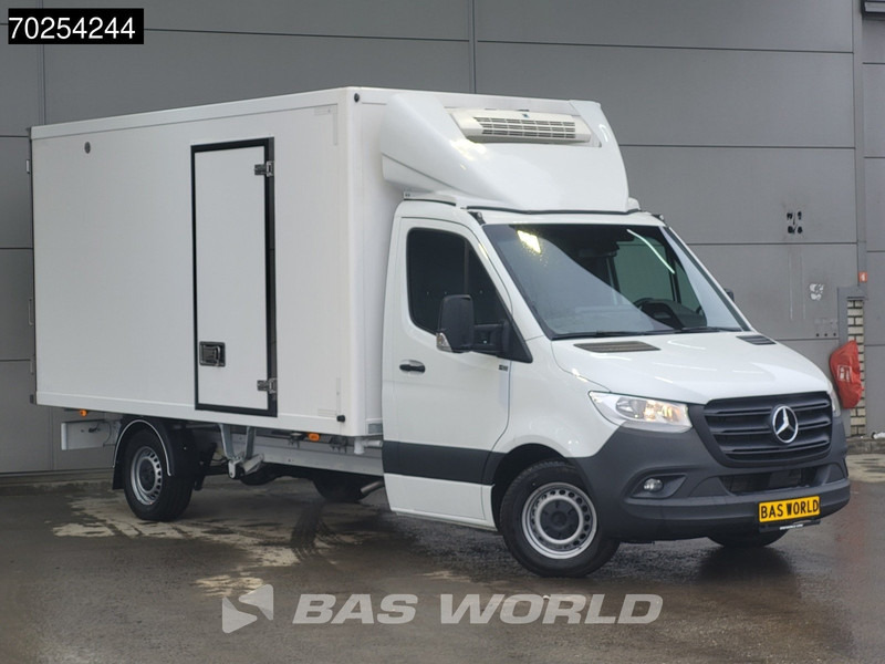Mercedes-Benz Sprinter 315 CDI Koelwagen Thermo King V-300max 230V stekker Bakwagen Koel Kühlwagen 16m3 Airco Cruise control - Furgoneta frigorifica: foto 3 Mercedes-Benz Sprinter 315 CDI Koelwagen Thermo King V-300max 230V stekker Bakwagen Koel Kühlwagen 16m3 Airco Cruise control - Furgoneta frigorifica: foto 3