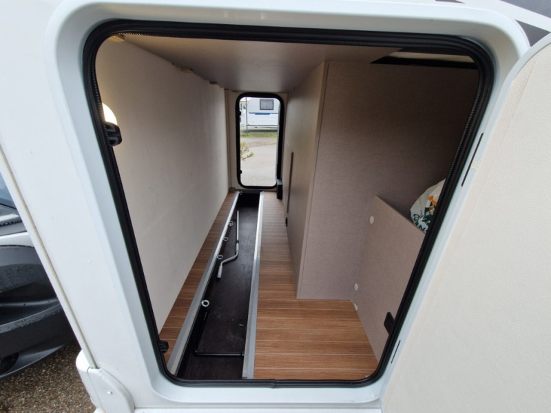 Autocaravana perfilada Etrusco V 5.9 DR: foto 13 Autocaravana perfilada Etrusco V 5.9 DR: foto 13