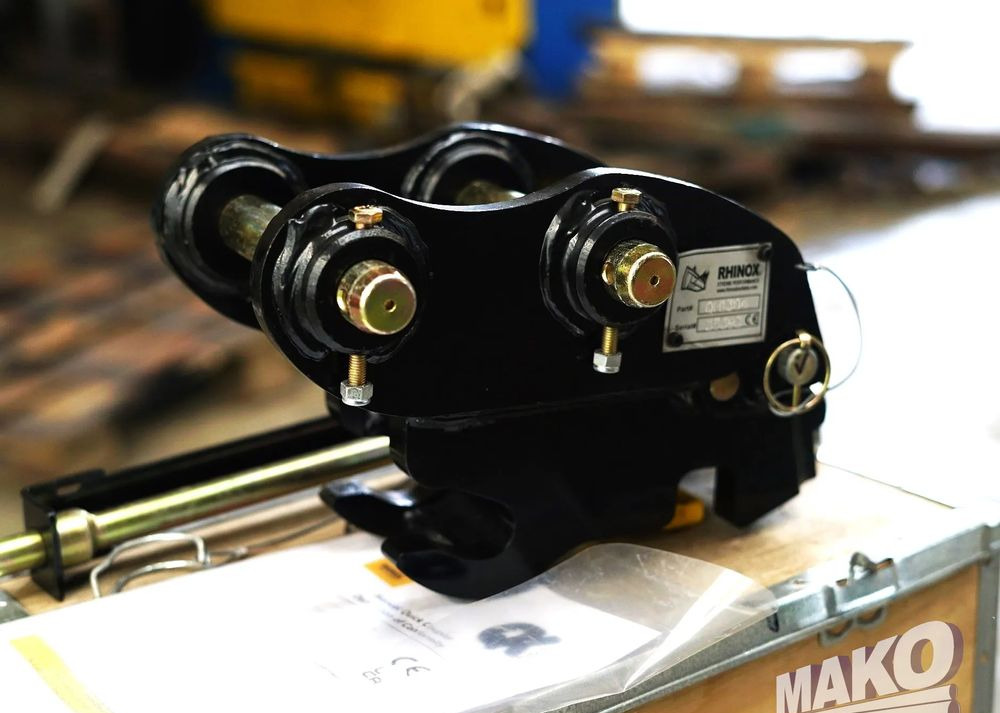 Implemento para Maquinaria de construcción NOWE Szybkozłącze mechaniczne Rhinox fi 30 Takeuchi TB215 Kubota JCB CAT Volvo Yanmar: foto 1