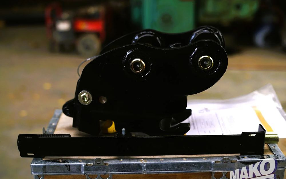 NOWE Szybkozłącze mechaniczne Rhinox fi 30 Takeuchi TB215 Kubota JCB CAT Volvo Yanmar - Implemento para Maquinaria de construcción: foto 3 NOWE Szybkozłącze mechaniczne Rhinox fi 30 Takeuchi TB215 Kubota JCB CAT Volvo Yanmar - Implemento para Maquinaria de construcción: foto 3