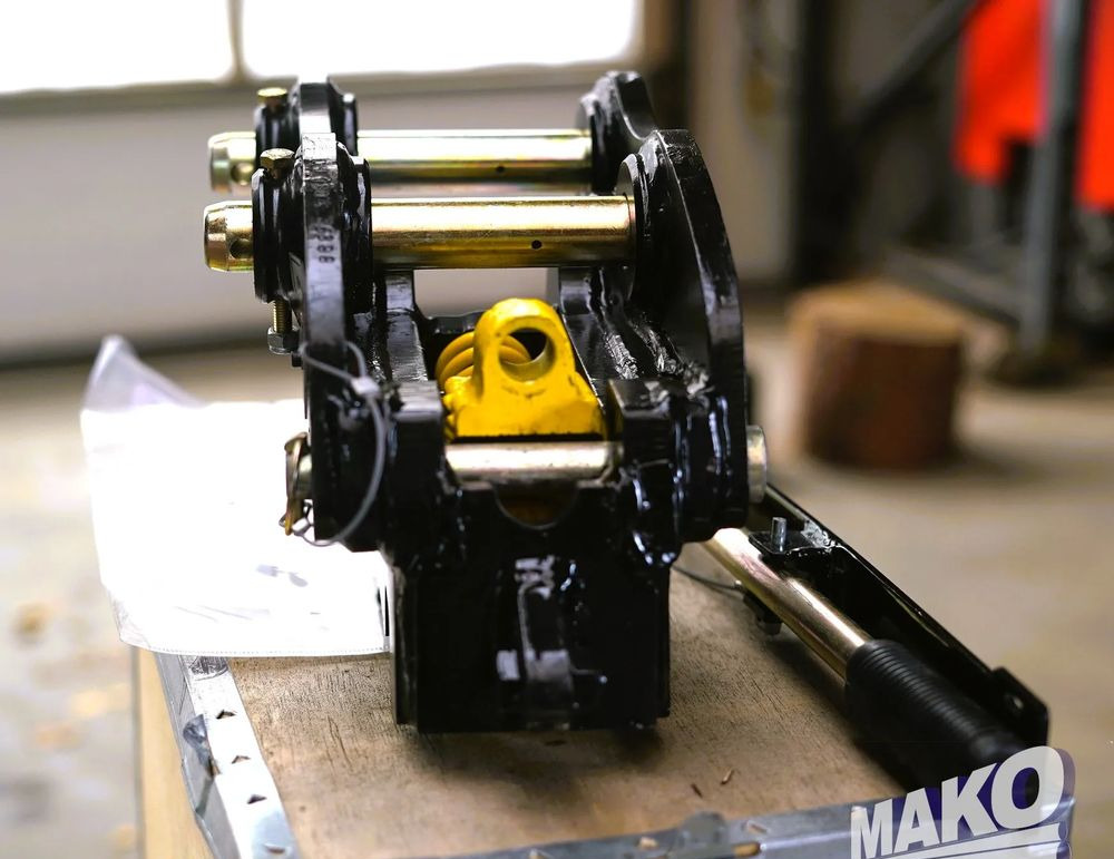 NOWE Szybkozłącze mechaniczne Rhinox fi 30 Takeuchi TB215 Kubota JCB CAT Volvo Yanmar - Implemento para Maquinaria de construcción: foto 2 NOWE Szybkozłącze mechaniczne Rhinox fi 30 Takeuchi TB215 Kubota JCB CAT Volvo Yanmar - Implemento para Maquinaria de construcción: foto 2