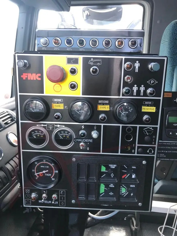 FMC LMD 2000 - Vehículo de deshielo: foto 5 FMC LMD 2000 - Vehículo de deshielo: foto 5