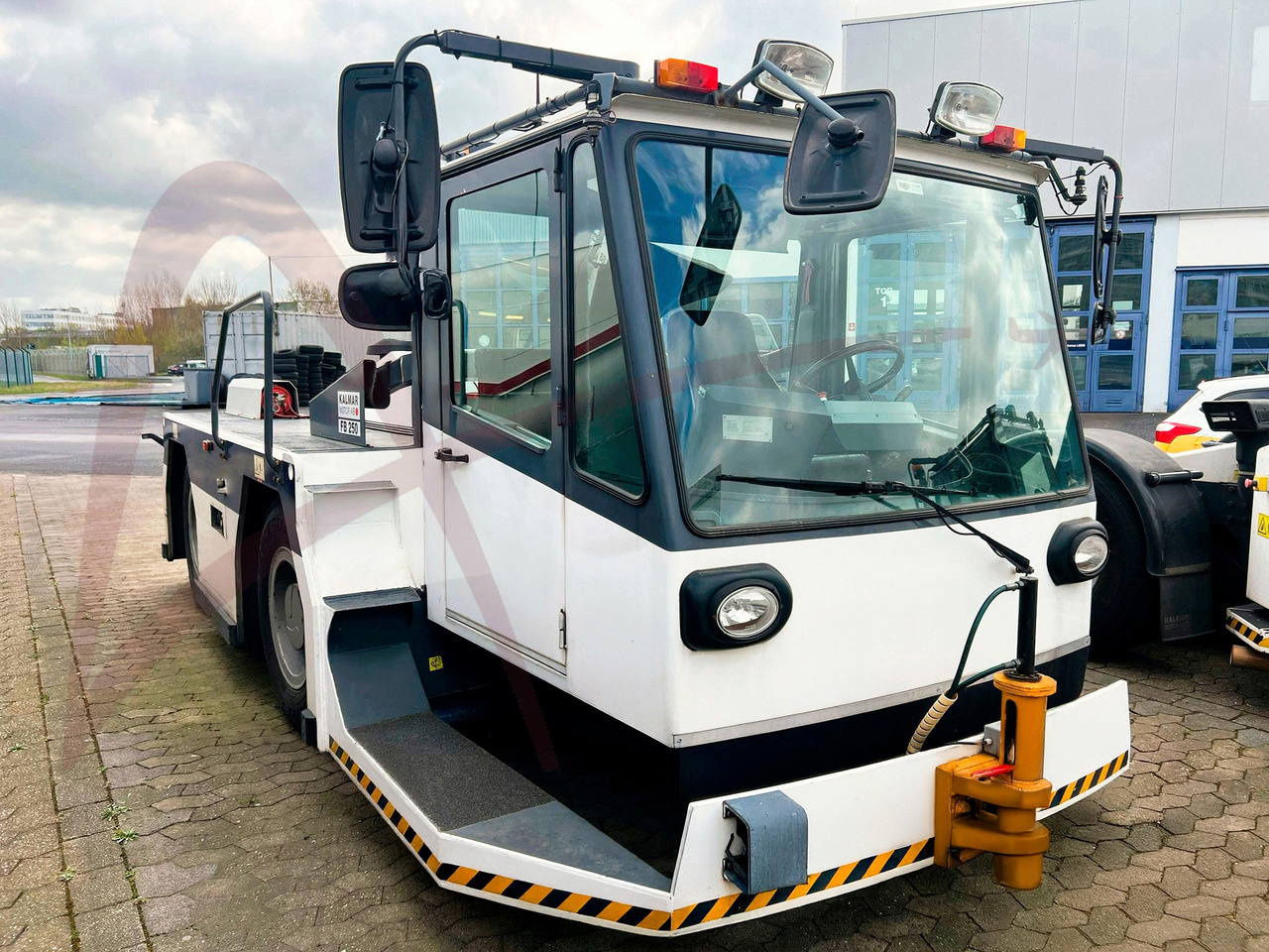 KALMAR MOTOR AB FB250 - Remolcador de aviones: foto 1 KALMAR MOTOR AB FB250 - Remolcador de aviones: foto 1