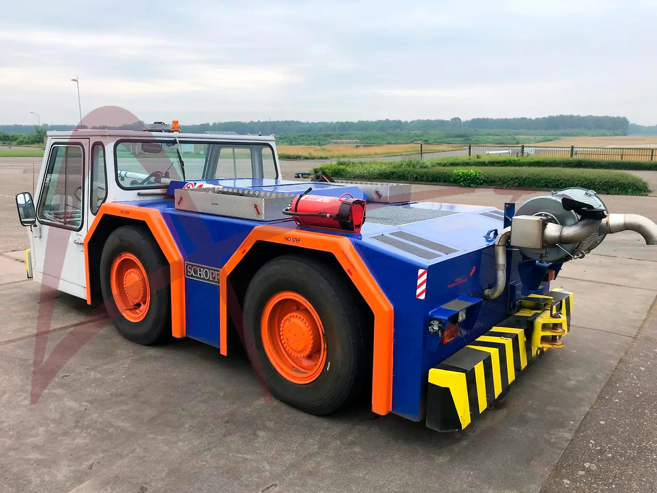 SCHOPF F106 - Remolcador de aviones: foto 1 SCHOPF F106 - Remolcador de aviones: foto 1
