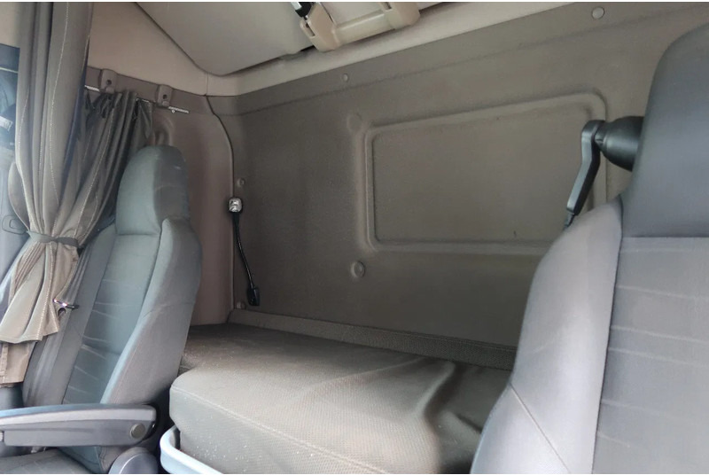 Cabeza tractora Scania R520 V8 RETARDER/ DIFF LOCK/ PARK AIRCO/ 2X TANK: foto 12