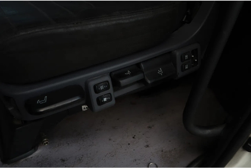 Cabeza tractora Scania R520 V8 RETARDER/ DIFF LOCK/ PARK AIRCO/ 2X TANK: foto 11