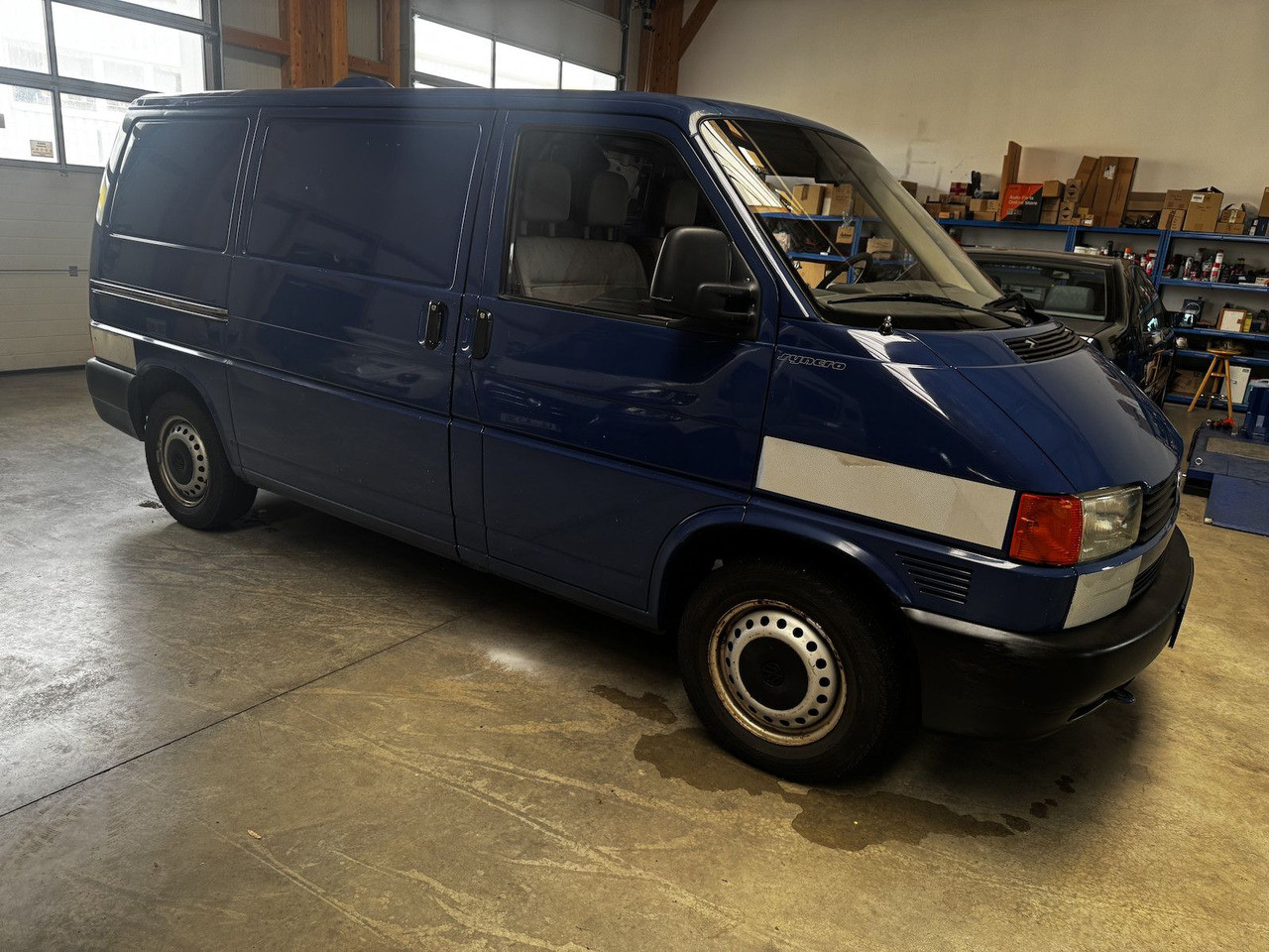 Volkswagen T4 2.5 TDI Syncro 1. Hand - Furgoneta pequeña: foto 4 Volkswagen T4 2.5 TDI Syncro 1. Hand - Furgoneta pequeña: foto 4