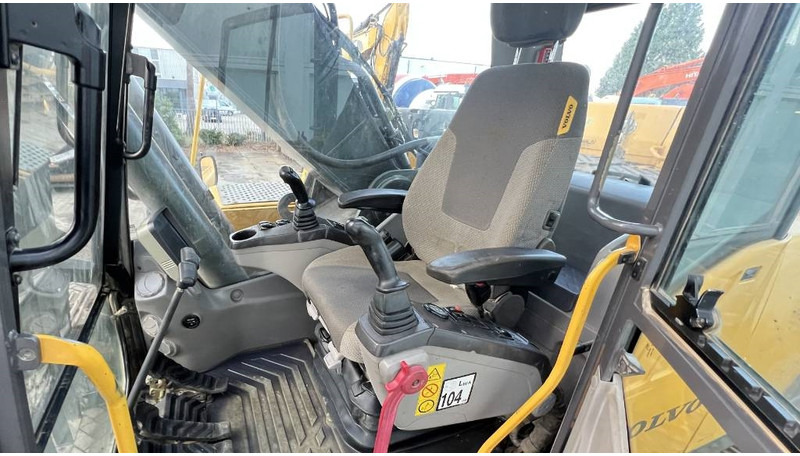 Excavadora de cadenas Volvo EC 300 D L: foto 7 Excavadora de cadenas Volvo EC 300 D L: foto 7